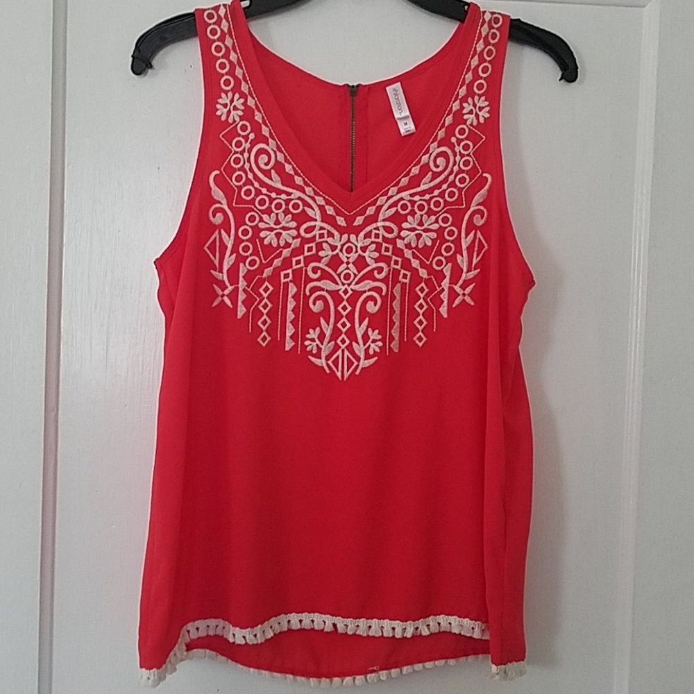 Tank top with embroidered detail